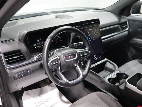 Used 2025 GMC Terrain Elevation AWD/4WD image 13
