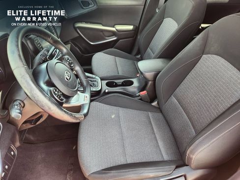 Used 2020 Kia Soul GT-Line FWD image 12