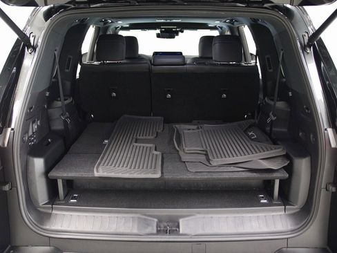 Used 2025 Lexus LX 700h Luxury image 27