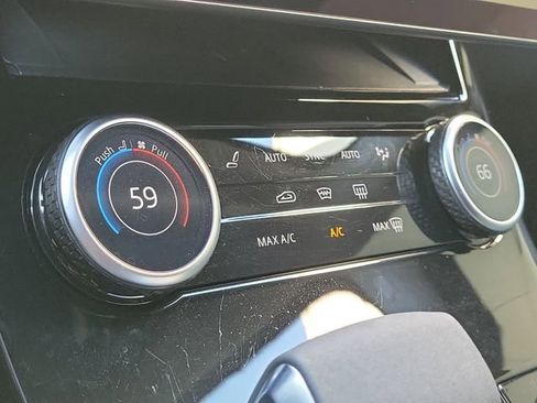 Used 2023 Land Rover Range Rover Sport SE Dynamic image 32