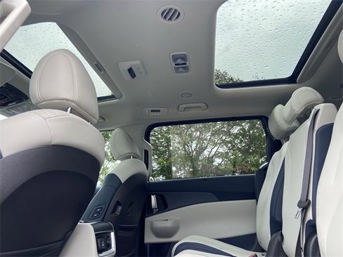 New 2026 Kia Carnival SX image 14