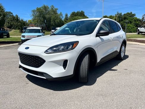Used 2022 Ford Escape SE w/ Convenience Package FWD image 3