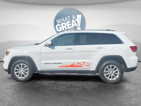 Used 2021 Jeep Grand Cherokee Laredo AWD/4WD image 7