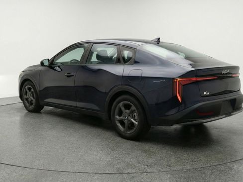 Used 2025 Kia K4 LXS image 5