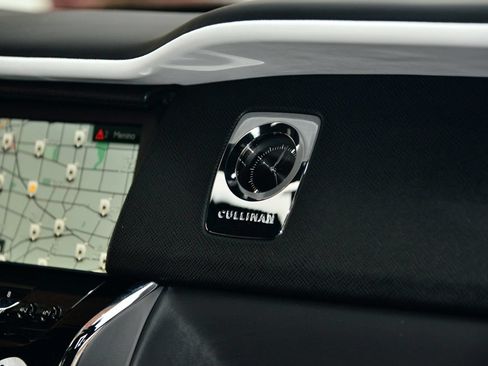 Certified 2023 Rolls-Royce Cullinan w/ Technology Package AWD/4WD image 14