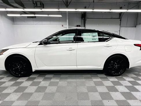 New 2026 Nissan Altima 2.5 SR w/ SR Midnight Edition Package FWD image 18