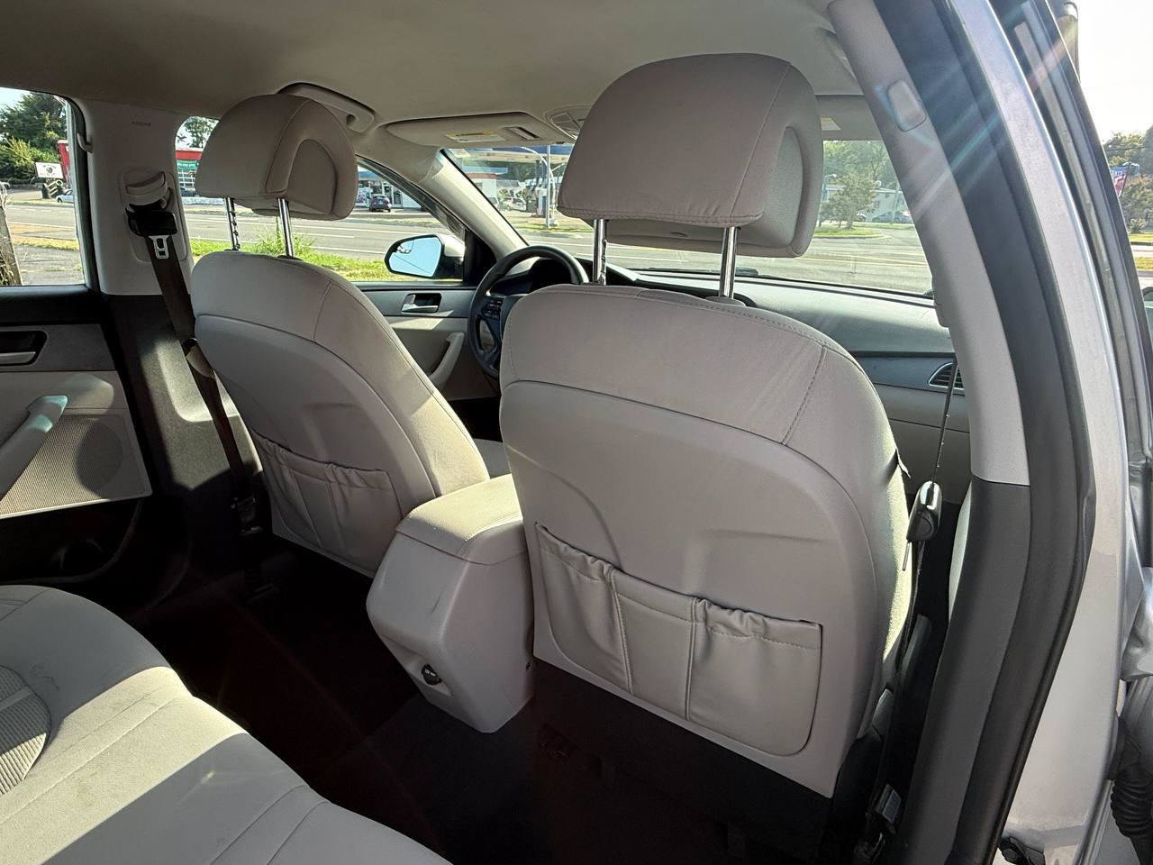 Used 2017 Hyundai Sonata SE FWD image 29