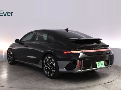Used 2024 Hyundai Ioniq 6 Limited RWD image 17