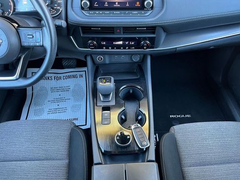 Used 2023 Nissan Rogue SV image 41