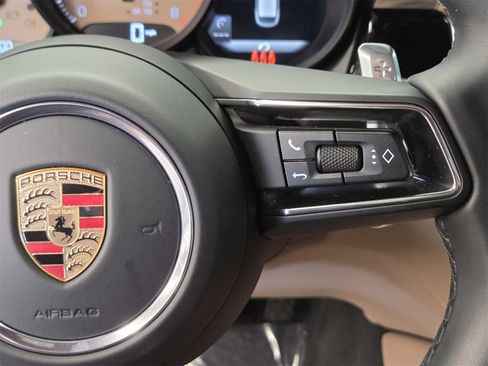 Used 2024 Porsche Macan image 20