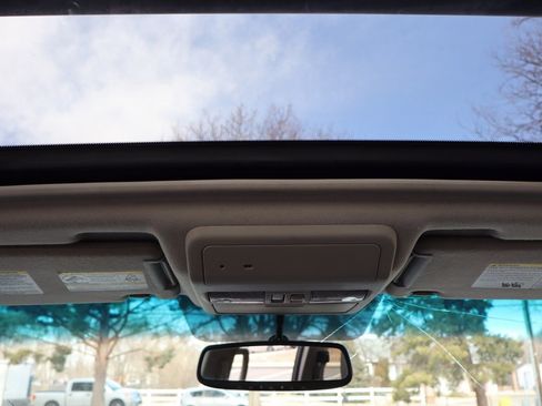 Used 2011 Nissan Frontier SL w/ Moonroof Pkg image 29