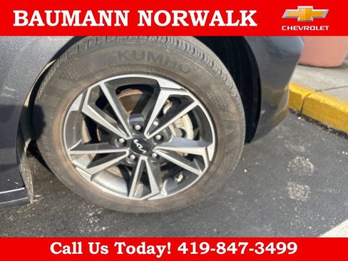 Used 2024 Kia Forte LXS w/ LXS Technology Package FWD image 15