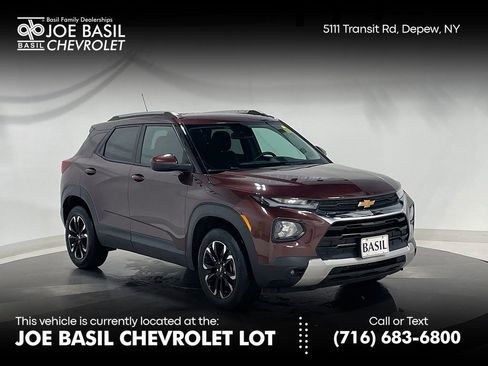 Used 2023 Chevrolet TrailBlazer LT w/ Convenience Package AWD/4WD image 1