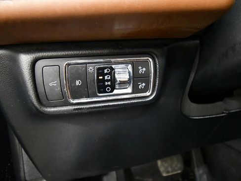 Used 2021 Lincoln Aviator Reserve image 22