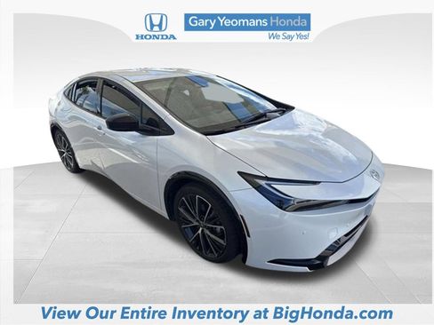 Used 2026 Toyota Prius XLE FWD image 7