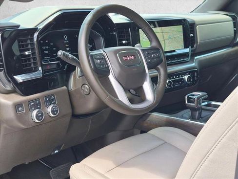 Used 2023 GMC Sierra 1500 SLT w/ SLT Premium Package AWD/4WD image 10