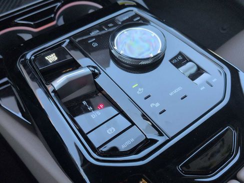 New 2026 BMW 530i xDrive image 35