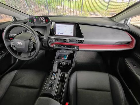 Used 2023 Toyota Prius Prime FWD image 40