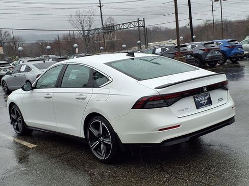 Used 2023 Honda Accord Sport image 4