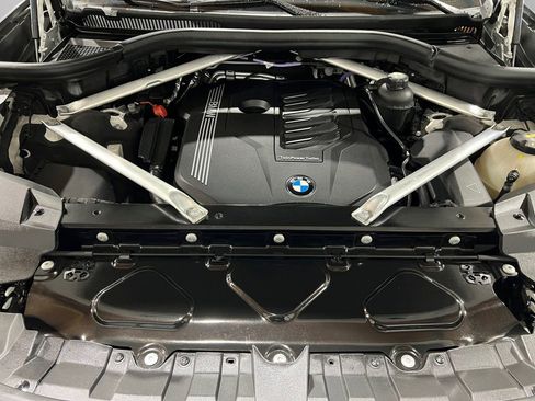 Used 2022 BMW X7 xDrive40i image 45