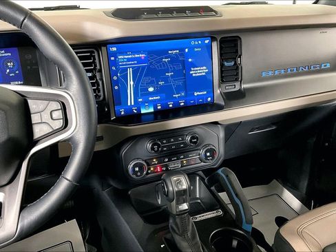 Used 2023 Ford Bronco Wildtrak image 6
