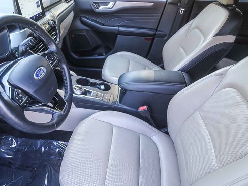 Used 2021 Ford Escape Titanium image 16