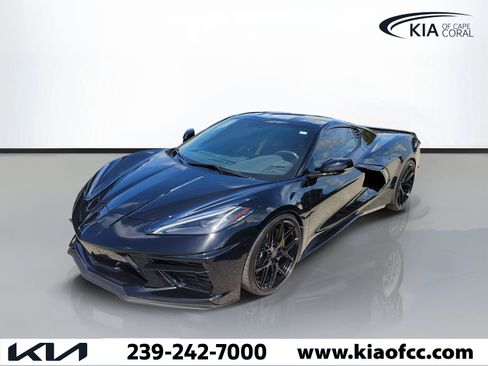 Used 2023 Chevrolet Corvette Stingray Coupe w/ 1LT RWD image 3