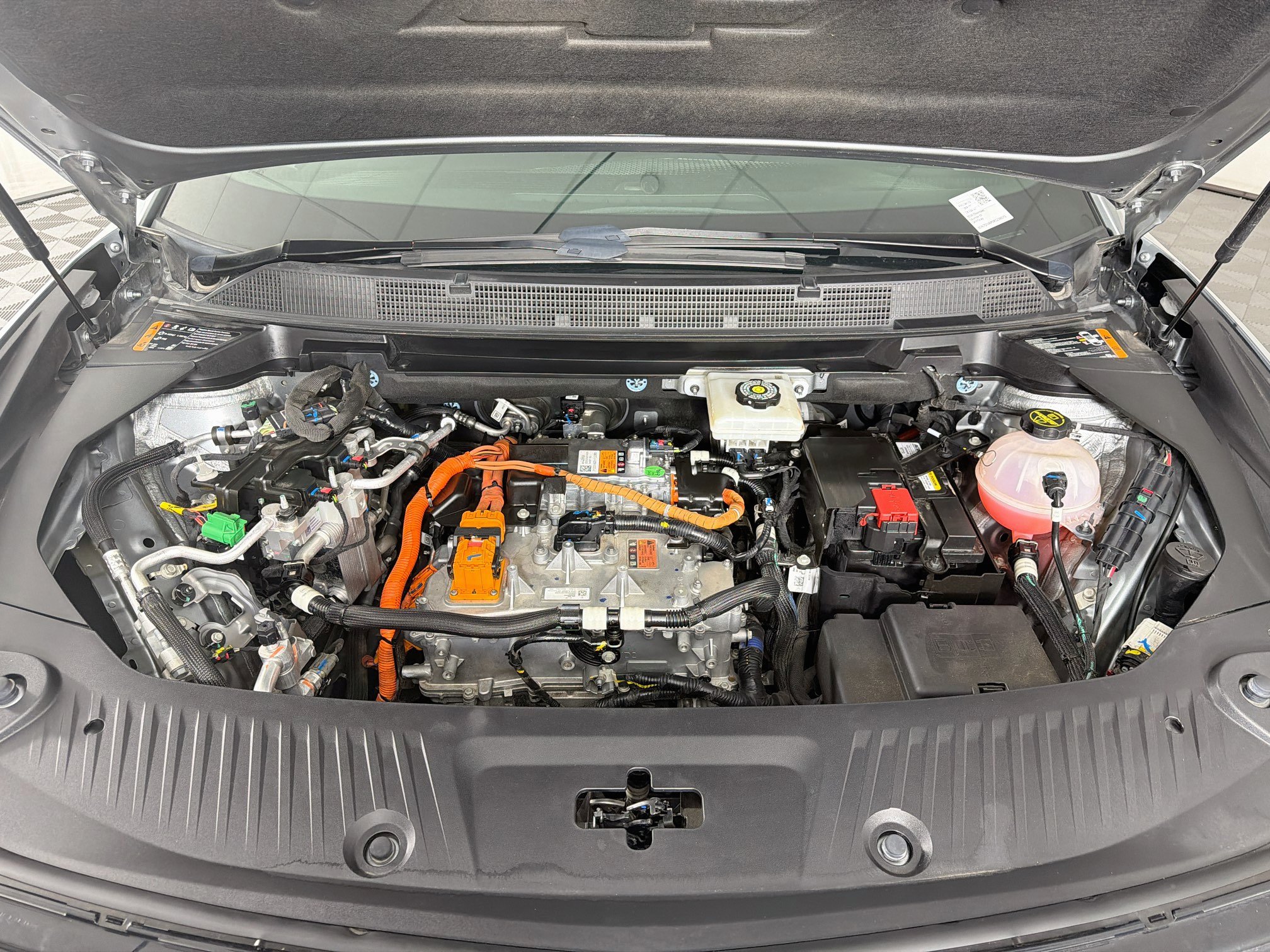 Used 2024 Chevrolet Equinox EV RS FWD image 34