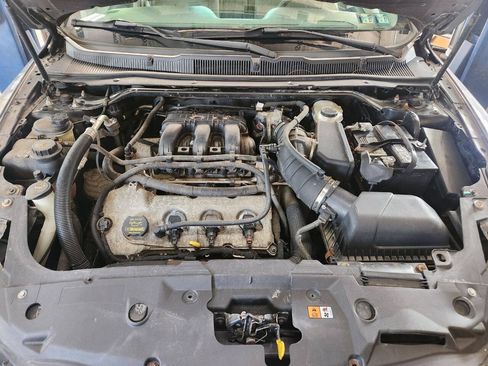 Used 2012 Ford Taurus SE FWD image 18