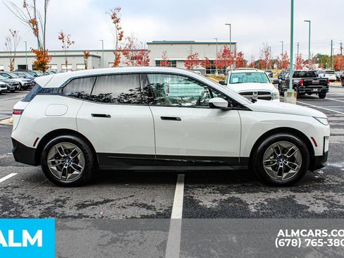 Used 2023 BMW iX xDrive50 image 9