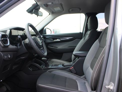 Used 2024 Chevrolet TrailBlazer LS w/ LS Convenience Package FWD image 14