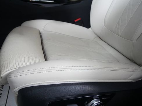 Used 2023 BMW 540i xDrive w/ Premium Package AWD/4WD image 9