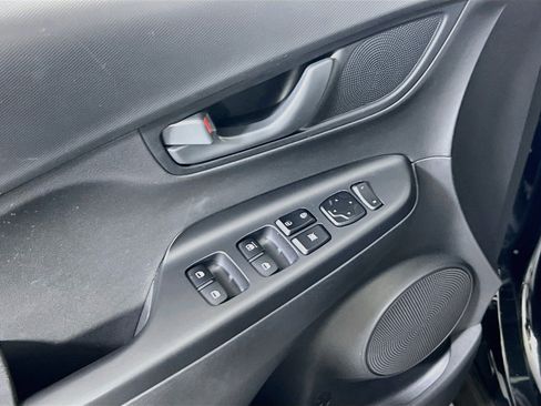 Used 2023 Hyundai Kona SE image 17