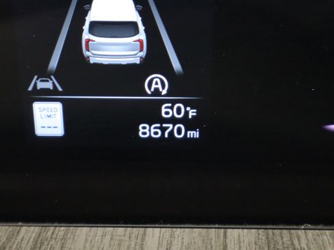 Used 2025 Kia Telluride EX w/ EX Captain's Chair Package image 19