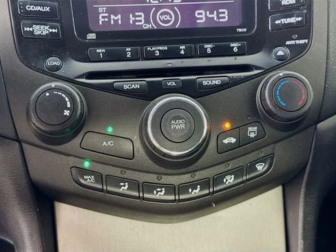 Used 2005 Honda Accord EX image 17