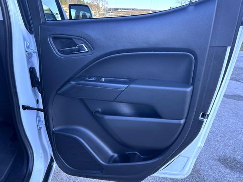 Certified 2022 Chevrolet Colorado LT w/ Chrome Appearance Package image 18