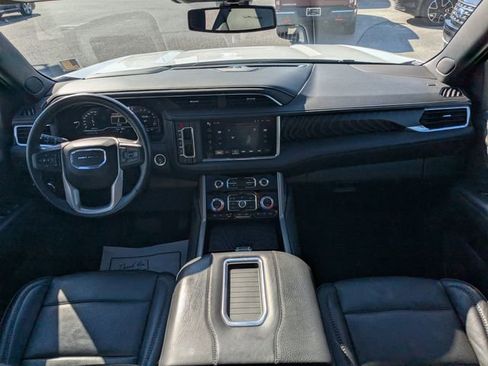 Used 2022 GMC Yukon XL Denali image 15