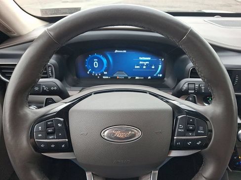 Certified 2021 Ford Explorer Platinum w/ Equipment Group 601A AWD/4WD image 21