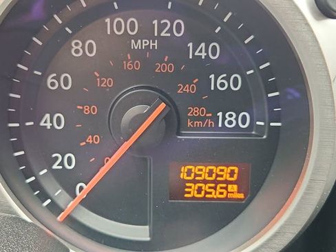 Used 2019 Nissan 370Z Coupe w/ Z34 Heritage Edition - White image 12