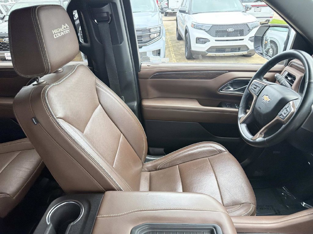 Used 2023 Chevrolet Suburban High Country w/ LPO, Illumination Package RWD image 14
