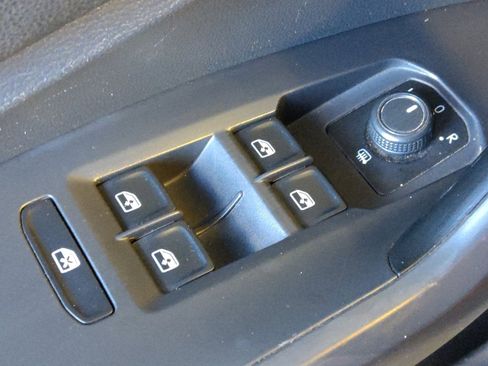 Used 2019 Volkswagen Jetta S FWD image 27