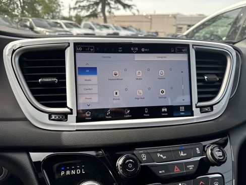 New 2026 Chrysler Voyager LX image 28