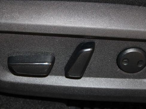 Used 2023 Nissan Rogue SV AWD/4WD image 16