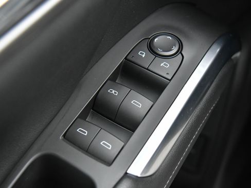 Used 2024 Chevrolet Traverse LT image 42