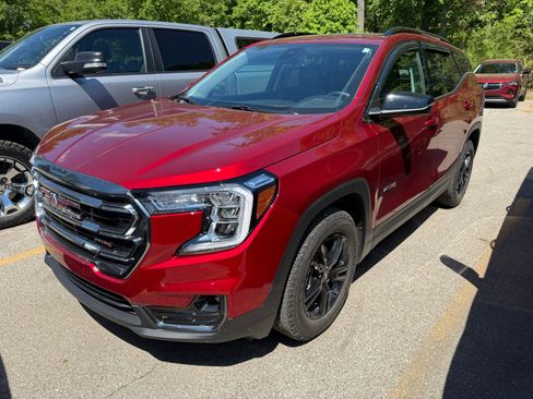 Used 2024 GMC Terrain AT4 AWD/4WD image 5