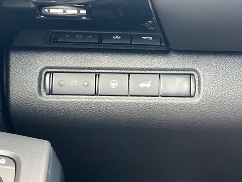 New 2025 Nissan Pathfinder SV image 31