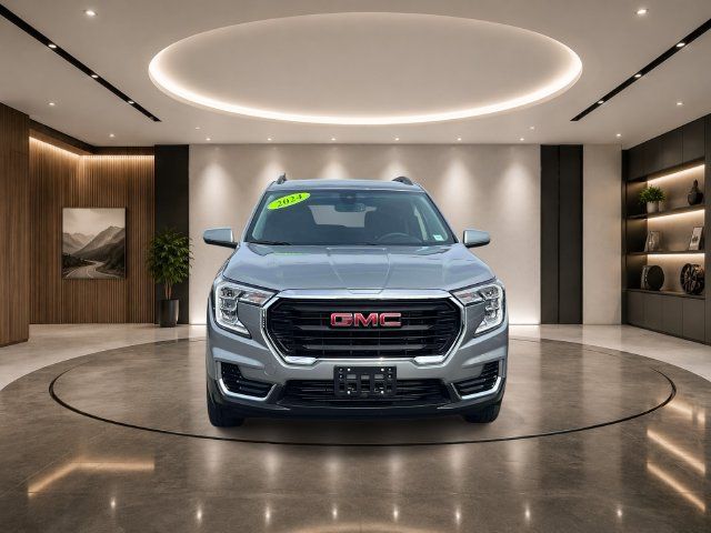 Used 2024 GMC Terrain SLE w/ Driver Convenience Package AWD/4WD image 2