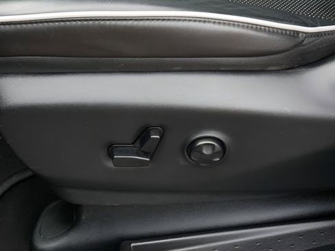 Used 2020 Chrysler Pacifica Limited w/ S Appearance Package FWD image 17