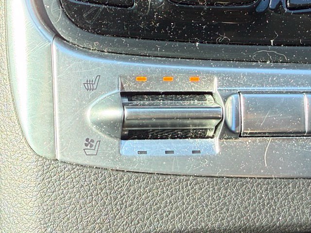 Used 2025 Kia Carnival SX w/ SX Dark Edition Package FWD image 29