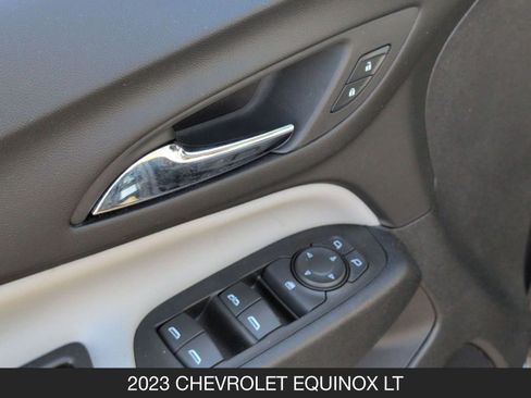 Used 2023 Chevrolet Equinox LT image 23